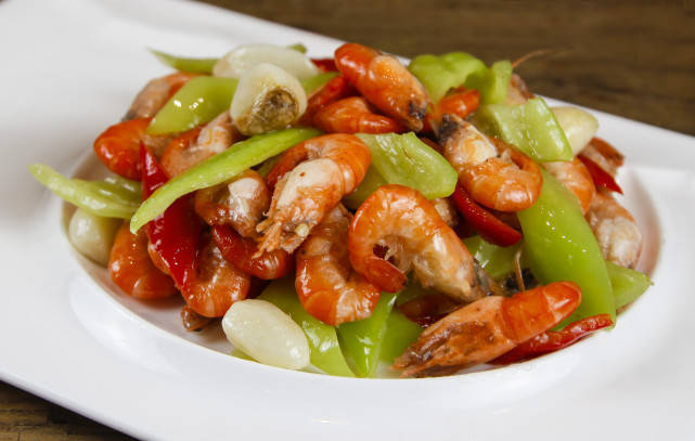 安徽人家夏季热销菜品青椒爆河虾