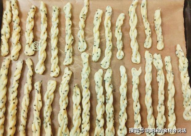 做法|过年零食不用买了，分享6种小零食，做法简单，老人孩子都爱吃