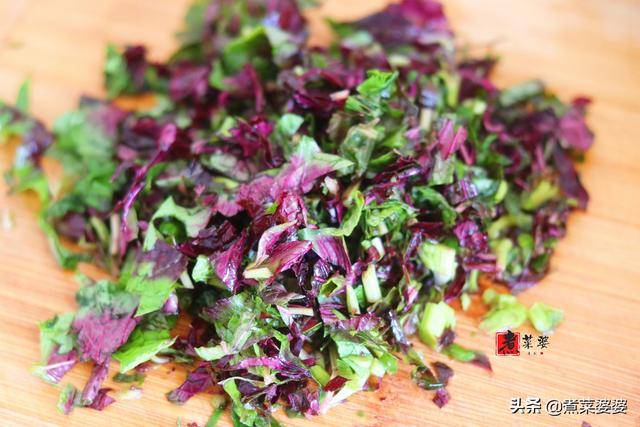 小勺|早餐别再出去买,教你最简单的蔬菜饼做法,手不碰面,5分钟做好