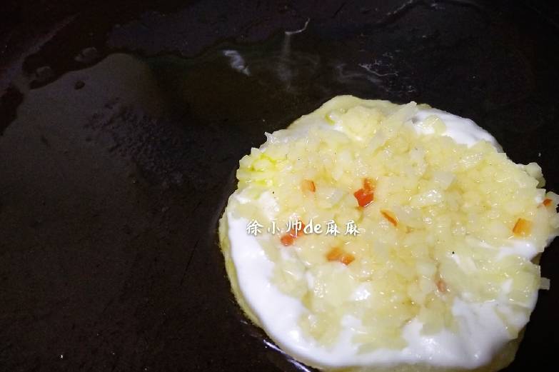 蔬菜|土豆换个新做法，比放在饼里面更好吃，一次要吃10个才过瘾！