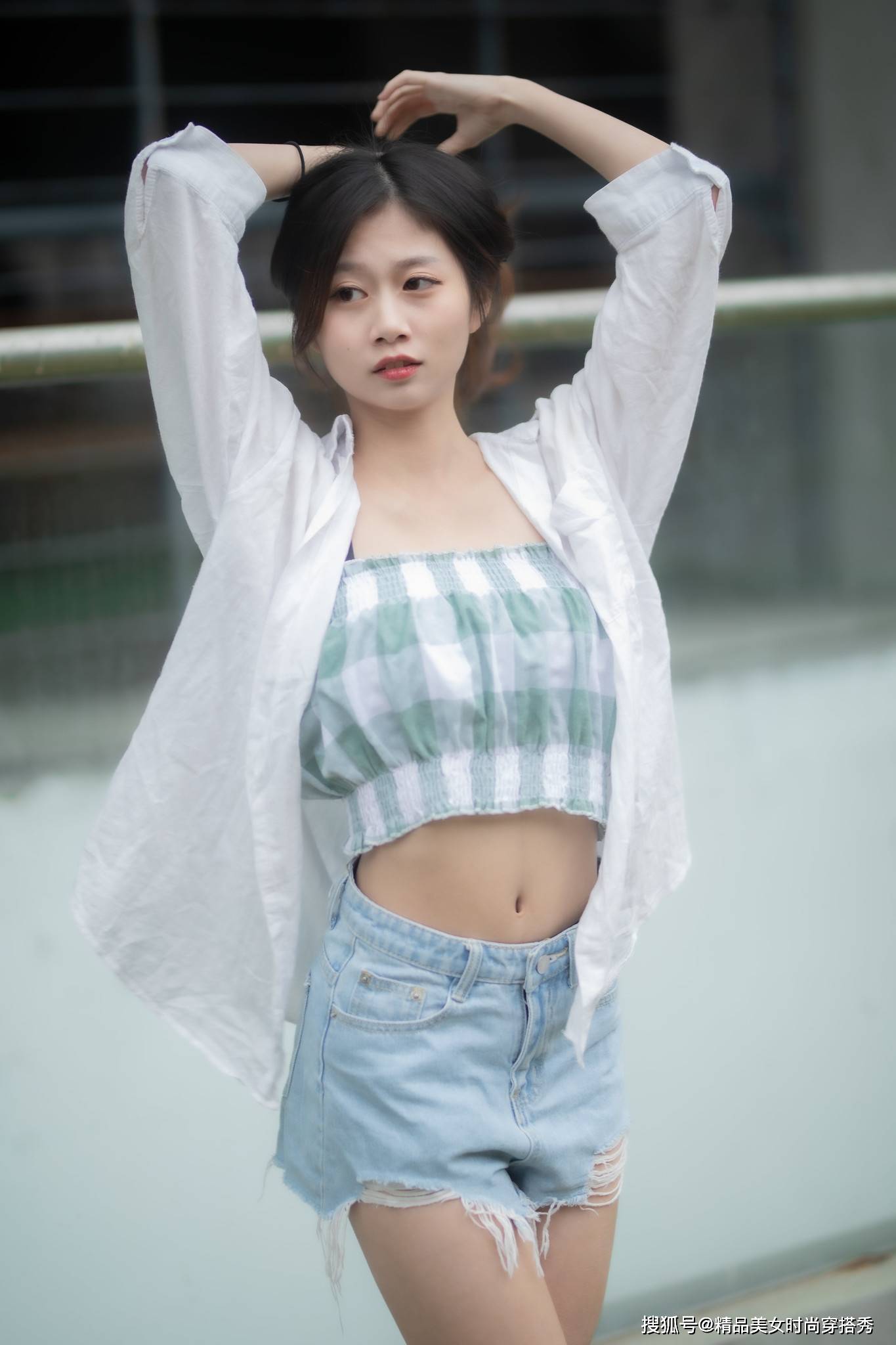 烤熟|夏日里最为清凉的穿搭单品，简约的款式却非常的个性时尚