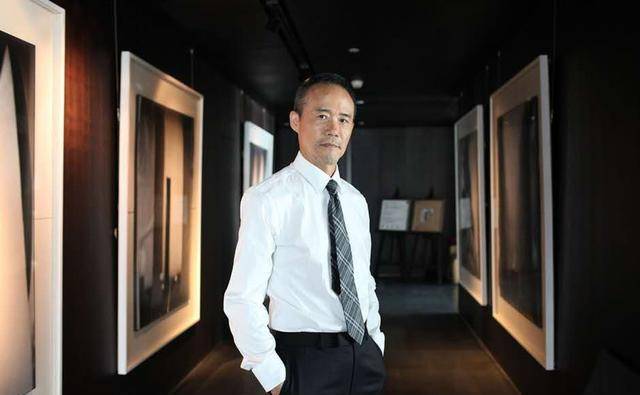 田朴珺|田朴珺加紧锻炼，手舞足蹈一番操作，恋爱的王石变年轻不是没道理