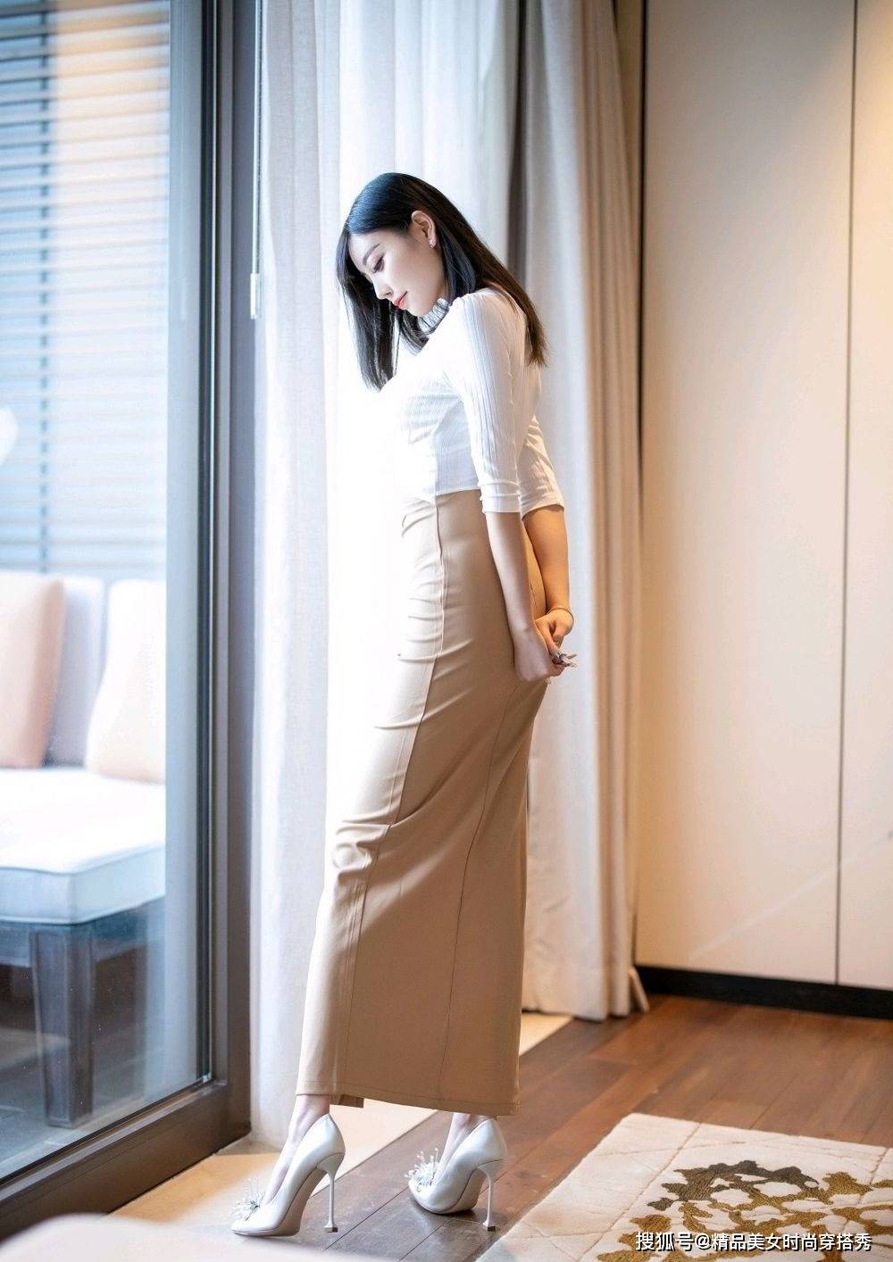 高跟鞋|简约干练的西装套装,搭配一双高跟鞋,尽显优雅的知性美