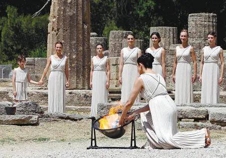 颌面|什么样的脸能打破美女界限，跃向神颜？