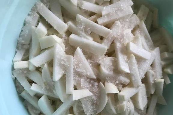 怎样晒干萝卜条教程 540a4d7f9bb847d3a0ba57e5503d819a.jpeg