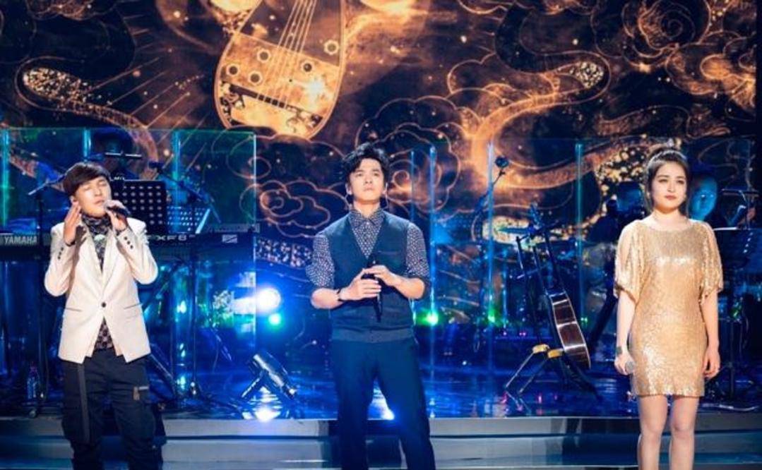 李健在白玉蘭頒獎典禮唱《人群中的人》，想起他與他的好聲音學員？ 娛樂 第8張