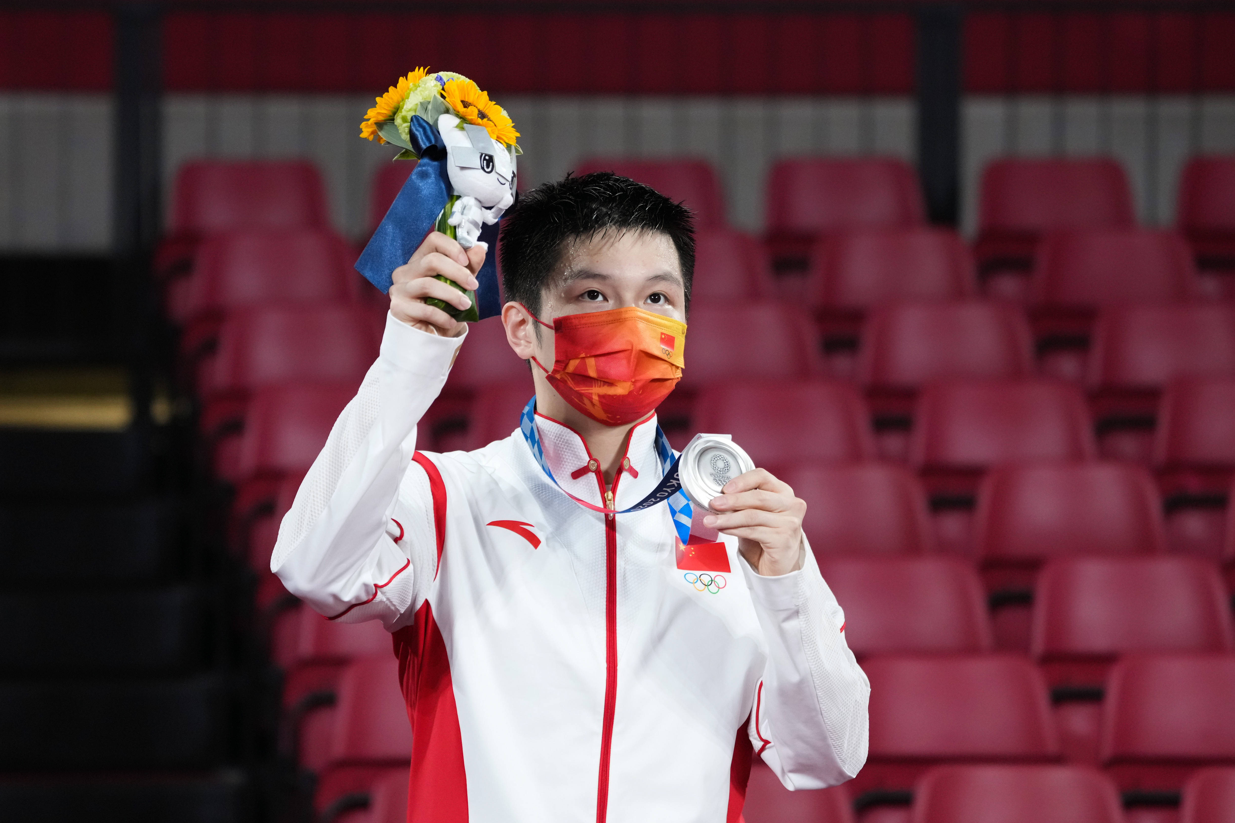 马龙乒乓球男子单打拿下金牌相信未来是樊振东的
