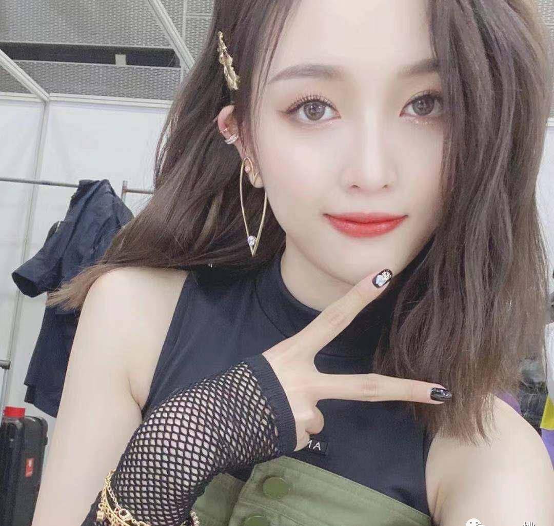 吴宣|穿着百万行头的娱乐圈小富婆们，看起来还是土得不行？