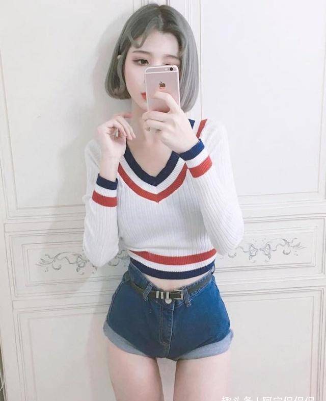 身材|贴身设计的牛仔裤展现流行街头风，激发青春活力
