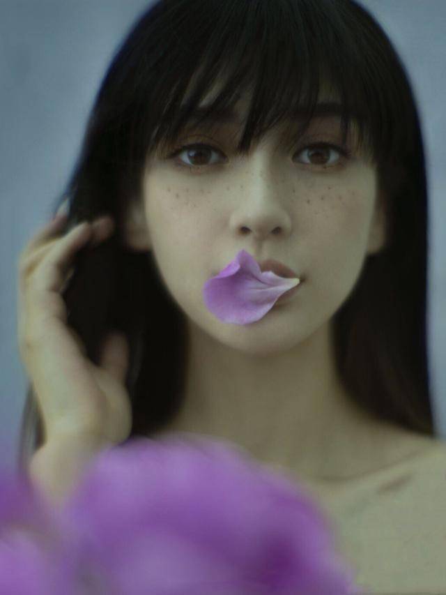 状态|黄晓明感叹感情会变，夫妻物是人非？Baby雀斑妆也遮不住仙美容颜