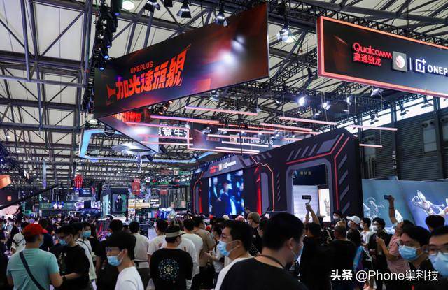chinajoy展会上独领风骚!一加光速旗舰吸睛,这些跨界互动亮了