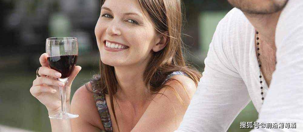 地区|贵腐酒（Noble rot wine）为什么那么贵？贵腐葡萄酒是如何酿造的？