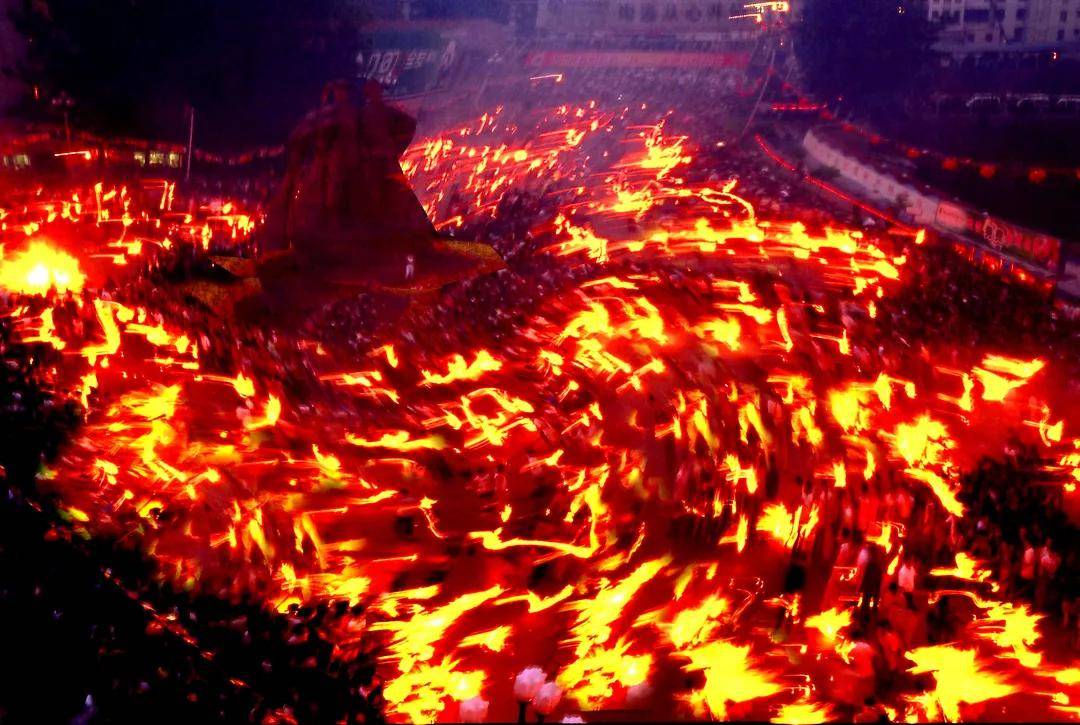 回顾彝族火把节 一场关于火的视觉盛宴