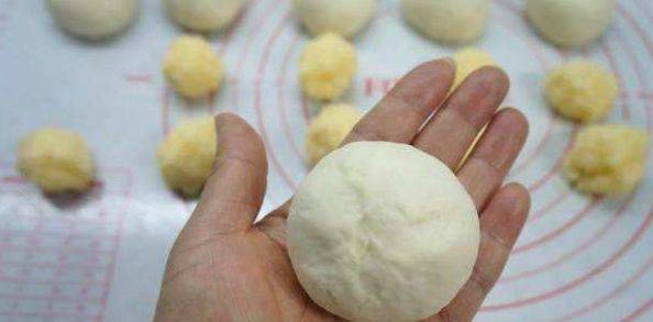 小孩|自制千层豆沙饼,做法超简单,香味诱人,口感爽脆,小孩超爱吃!