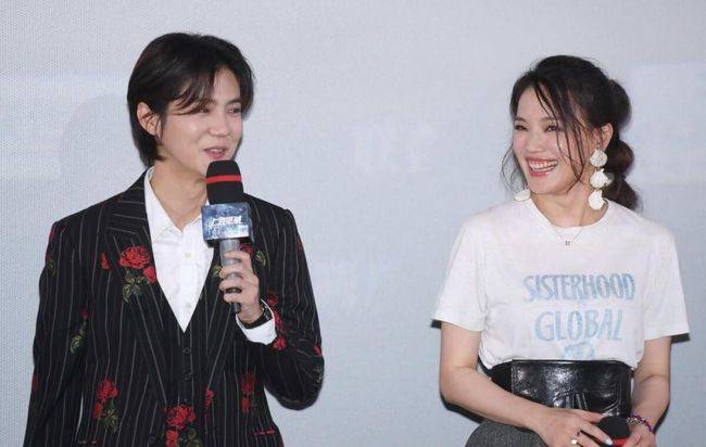 下半身|舒淇和小14岁鹿晗同框，看不出实际年龄差，娇嫩感遮掩不住