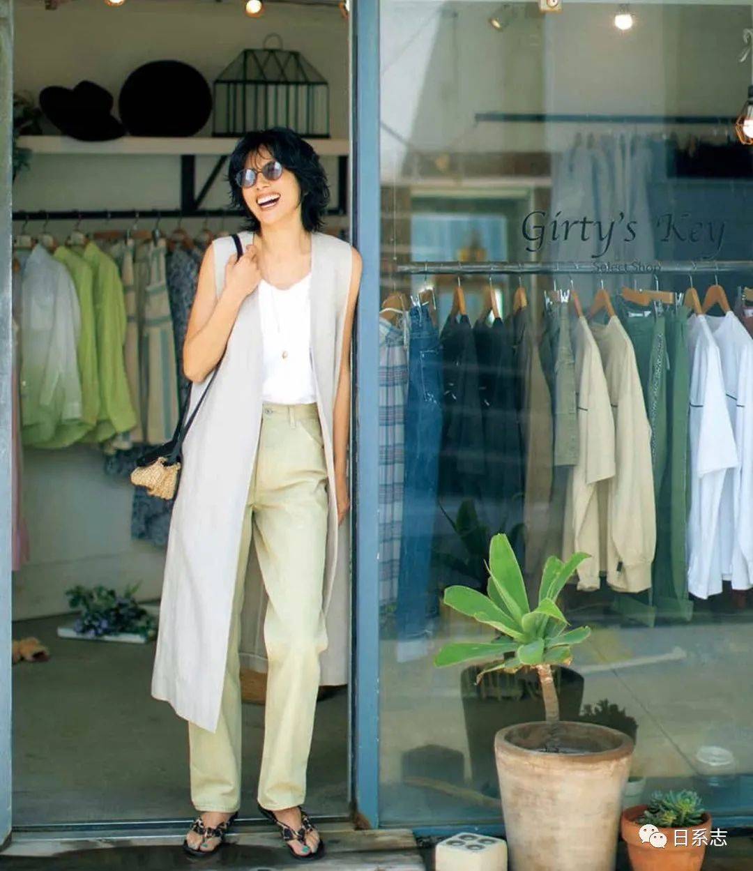 下装|无袖上衣穿出正式感，这里有几个成熟的小建议