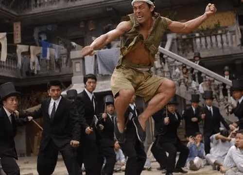 进行|凭借《功夫》爆火的释行宇，竟拍了部网大，女主身材却是最大看点