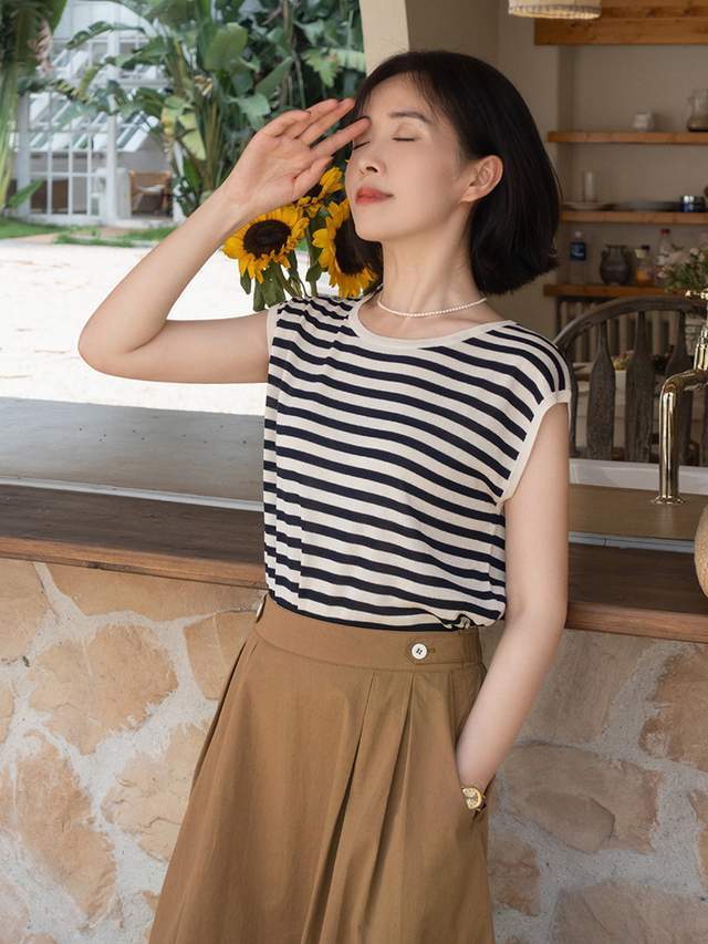 女孩子|20岁到30岁的女生夏季末尾这样穿,衬衫配阔腿裤简约洋气,超好看