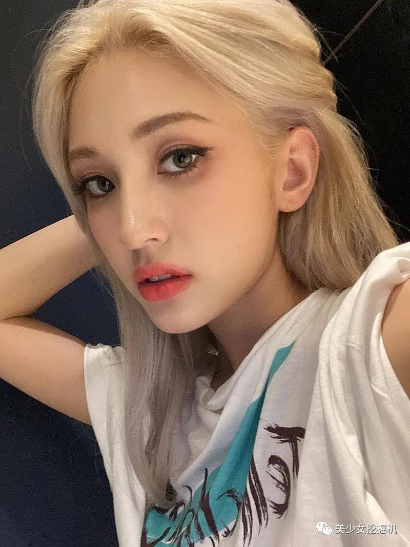 美成真人芭比,吹神颜的时候却从来不带她?