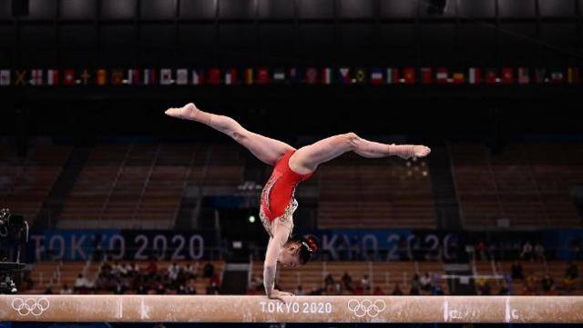 奥运会前的体操队内选拔赛上,管晨辰在平衡木项目上