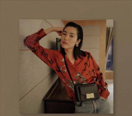 洛薇|我的“花衬衫”，明明最好看，为什么穿起来土到掉渣？原因太扎心