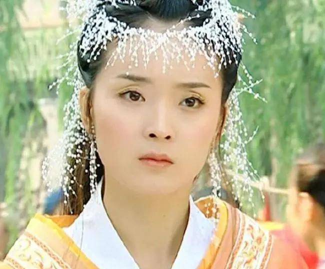 侵权|满天星头饰有多美？王艳、唐宁美到肝颤，最后一位宛若天仙！