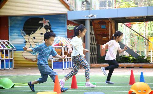 能力|幼儿园就是一个“小社会”，要想孩子混得好，这4项能力着重培养