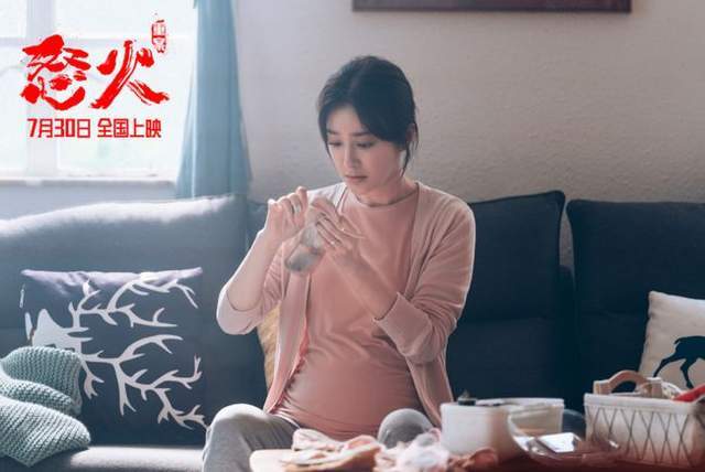 子弹|3天3亿！《怒火重案》为什么能打赢《盛夏未来》？