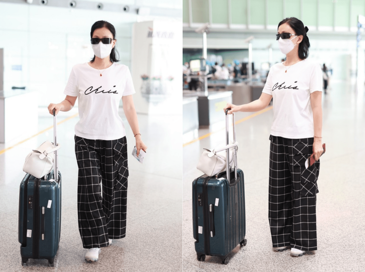 中老年|陶虹在重要场合穿得也朴素，简单白T好清新，不化妆也一点不显老