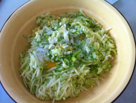 做法|春天孩子早餐吃这个，手不沾面做法简单，10分钟就上桌，家人爱吃