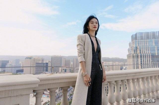 因为|姚晨剪齐刘海气场全无？只要搭配不出错，轻松将御姐氛围拉满