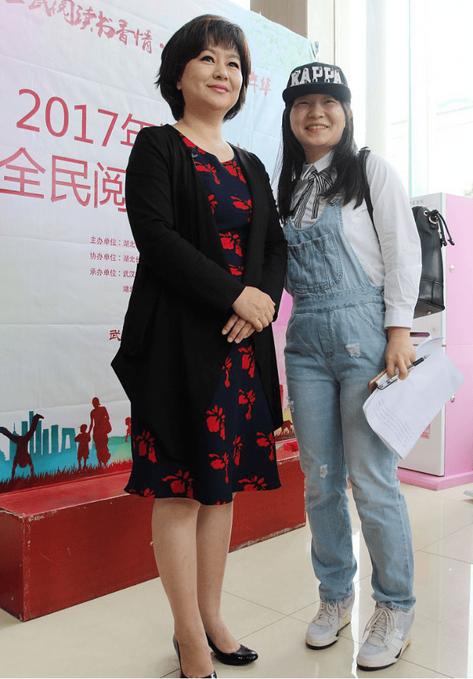 真招|鞠萍胖了也很可爱，圆润身材穿连衣裙，带点印花真招小朋友喜欢