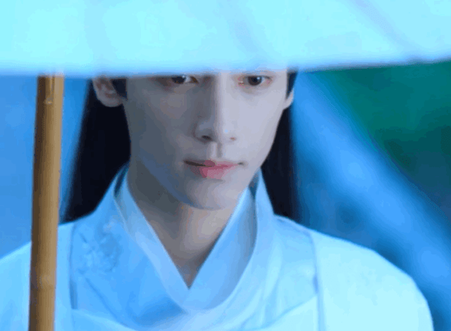 样子|男星古装撑伞造型,肖战、龚俊、宋亚轩,你最想和谁共撑一把伞?