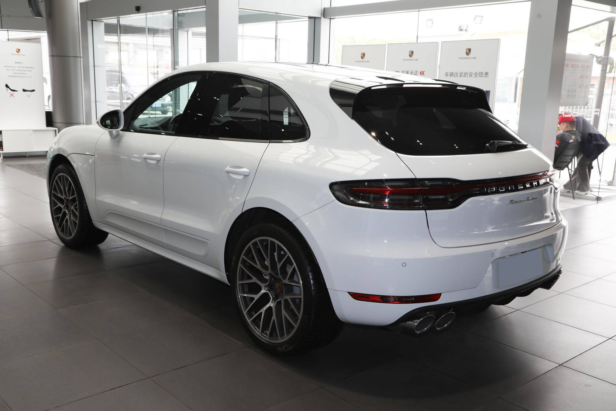 6缸双涡轮增压四驱超豪华性能suv低价保时捷入门实拍macan