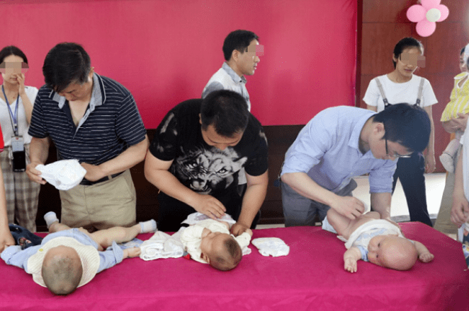 方法|90后宝妈晒尿不湿“节约”技巧，反遭网友嘲讽：穷就不要生二胎