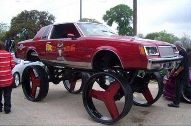 车主们换上巨型轮胎上路,就因车轮越大面子越足-汽车-中华快讯网