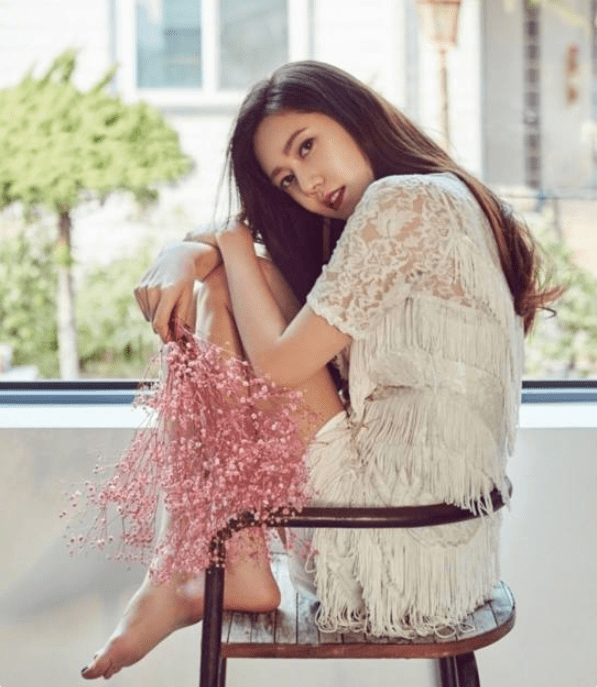 新娘|中国媳妇秋瓷炫，41岁依旧少女感十足，时尚穿搭尽显优雅