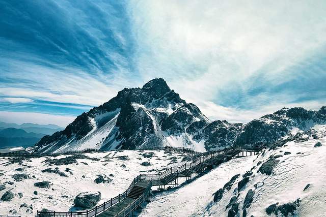 丽江玉龙雪山，是当地人心目中的神山，当地有一个神秘的传说