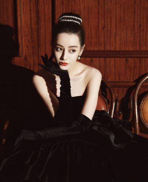 什么|《你是我的荣耀》还没完，热巴又一新剧开机，看清男主，给我冲！