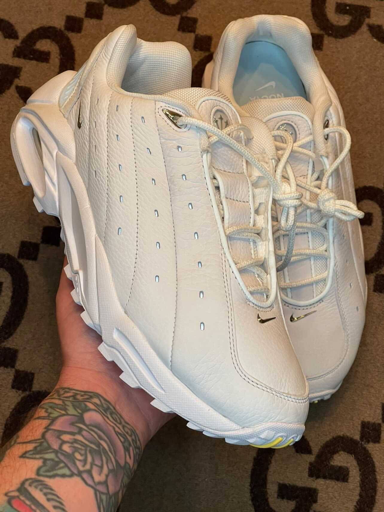 消息资讯|Drake x Nike 神秘新鞋终于曝光！复古小白鞋你喜欢吗？
