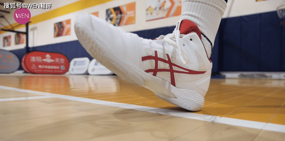 实战|除了价格找不出缺点的后卫实战鞋标杆