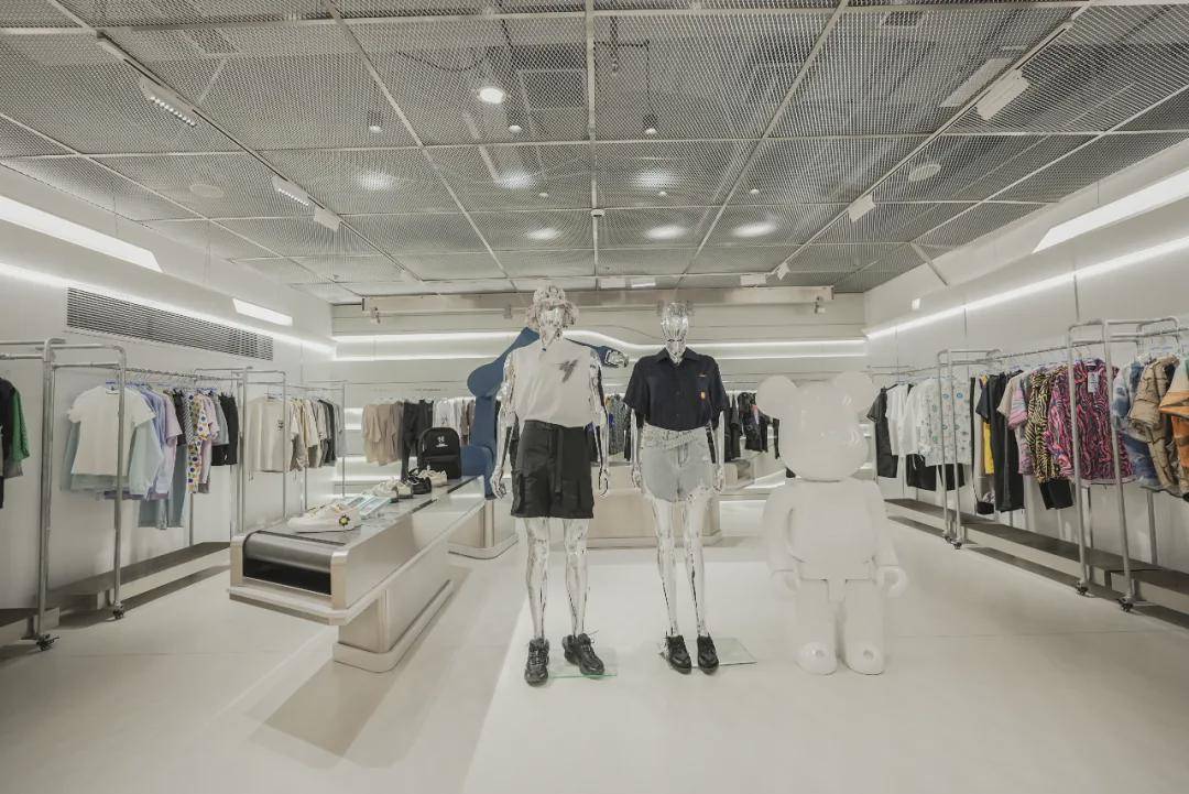 男装|从新物种@KB SPACE，看劲霸男装的新零售“进化”