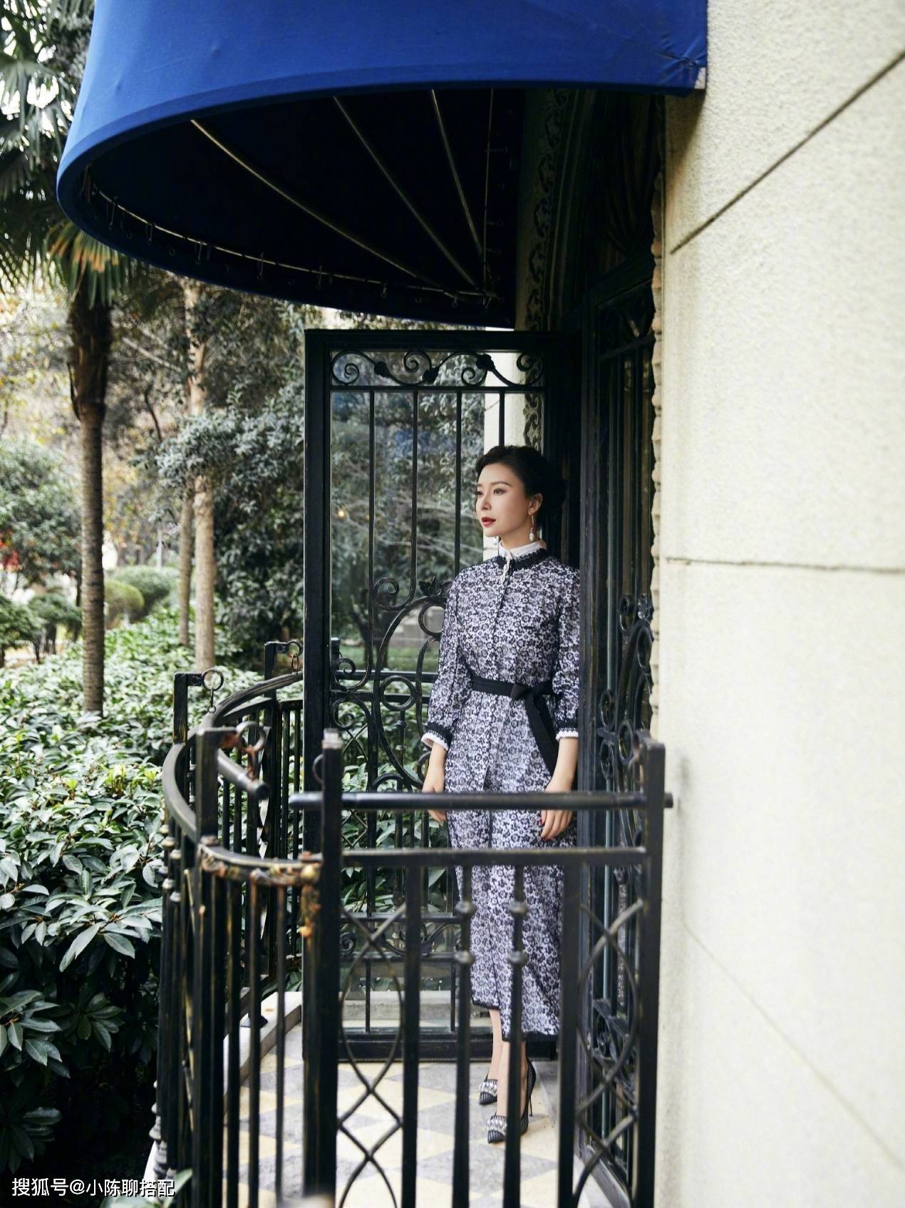 全身|“优雅女王”陈数演绎精致女人，无惧老去依旧年轻！值得一学