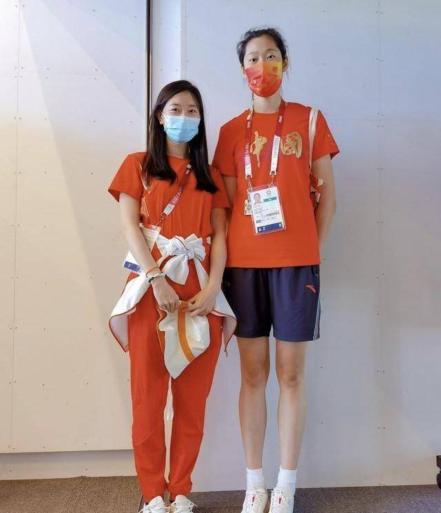 写真照|孙一文日常穿搭好文艺,特别喜欢小香风,一组写真照堪比时尚大片