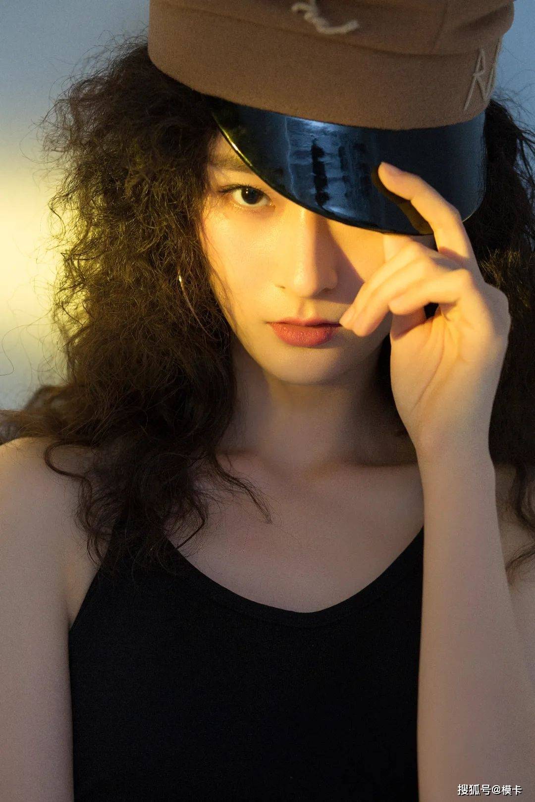 因为|刘传传：21岁，身高172cm，随性自由，自信乐观