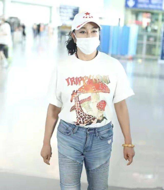 效果|谁说女人到了一定年龄就又老又丑？刘晓庆第一个不服，68岁照样美
