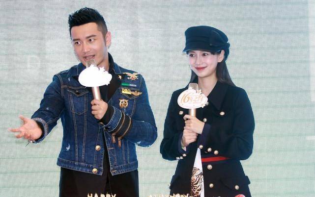 黑色|杨颖挺会搭配的，一身“海军装”配报童帽，在黄晓明身边真小女人