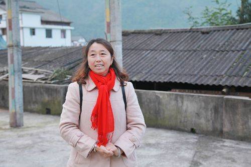 家住山西农村的冯阿姨今年已经52岁了,人缘特别好,村里面很多人都喜欢