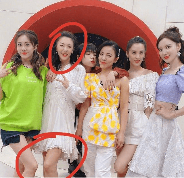 沈佳妮|沈佳妮刘芸罕见合体，朱亚文妻子穿30元国货，素颜美过浓妆的刘芸