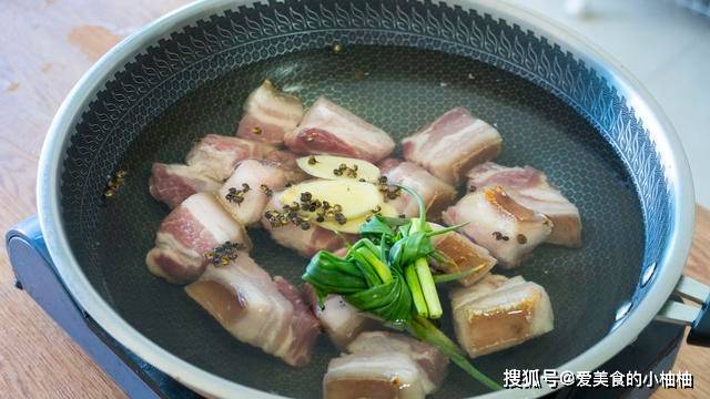 入口|五花肉这样做太好吃,一次秘制2斤,入口即化,吃一次就念念不忘